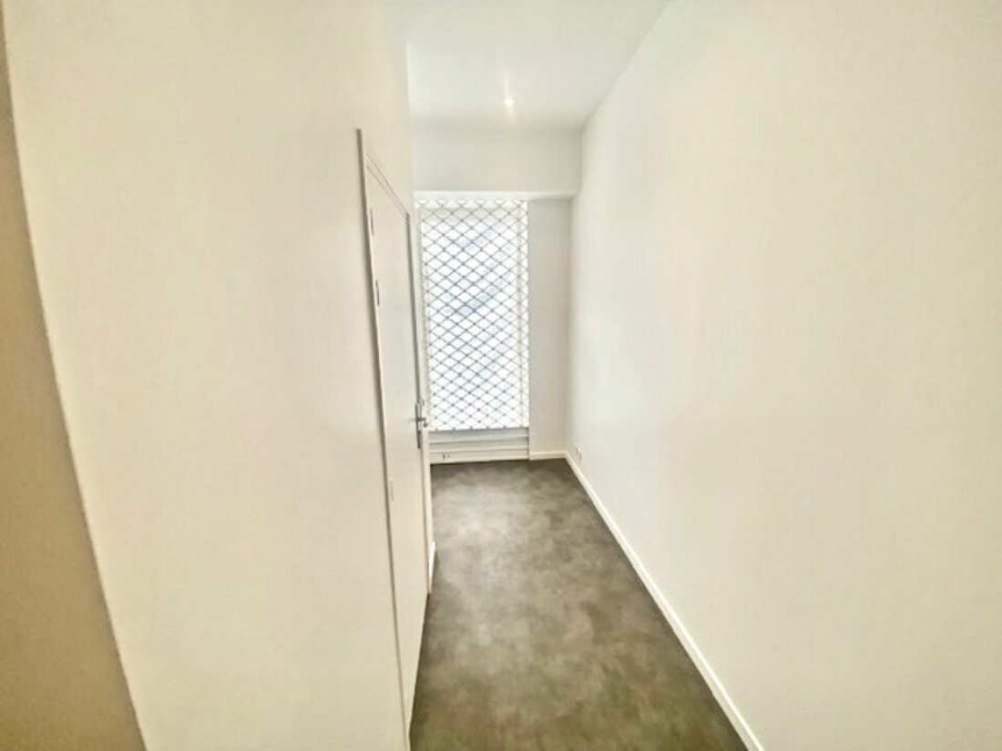 Photo 3 – location commerce	PARIS (75015)