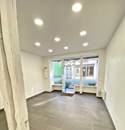 Photo 1 – location commerce	PARIS (75017)