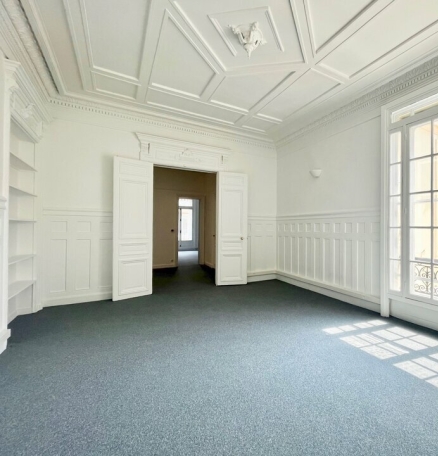 Photo 1 – location bureaux	PARIS (75008)