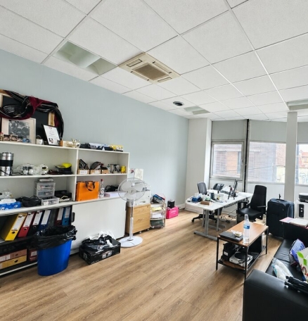 Photo 1 – location bureaux	MONTREUIL (93100)
