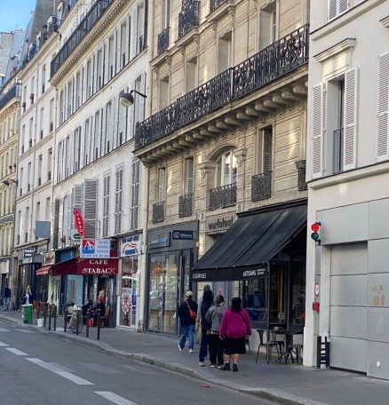 Photo 1 – location commerce	PARIS (75011)