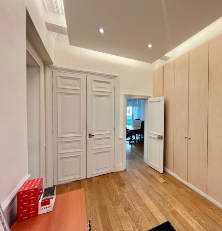 Photo 1 – location bureaux	PARIS (75008)