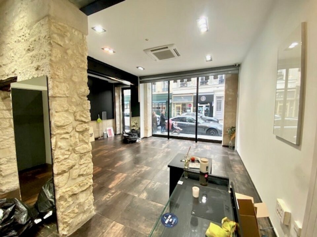 Photo 2 – location commerce	PARIS (75009)