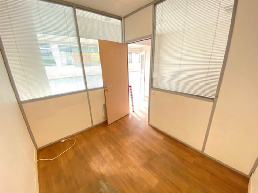 Photo 2 – location commerce	PARIS (75015)