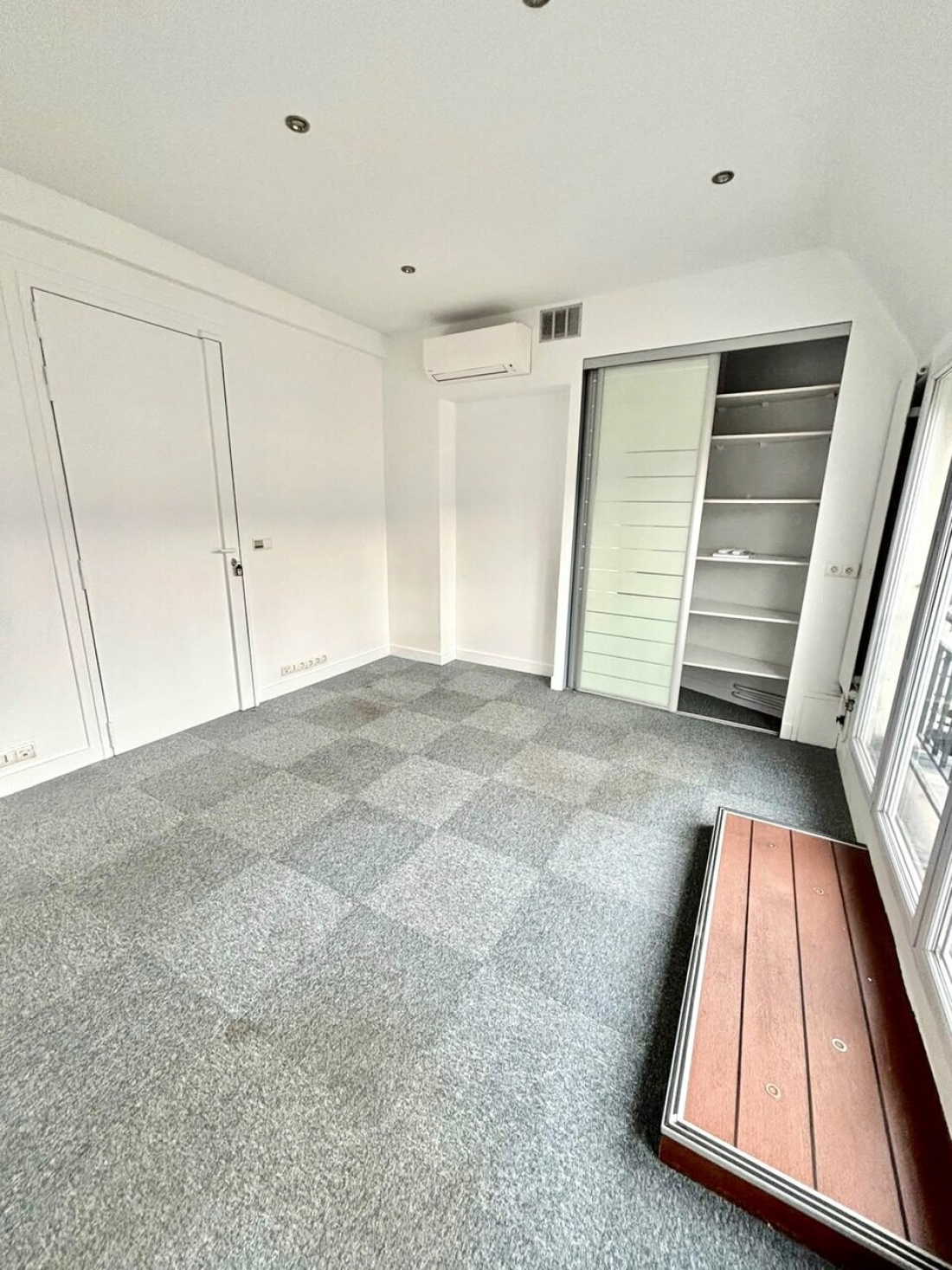 Photo 3 – location bureaux	PARIS (75008)