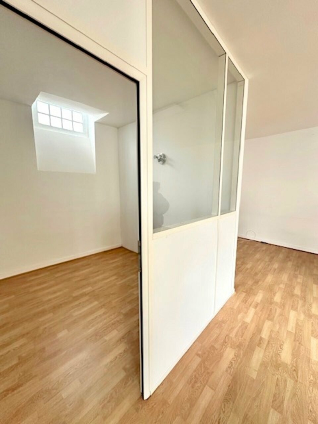 Photo 2 – location bureaux	PARIS (75011)