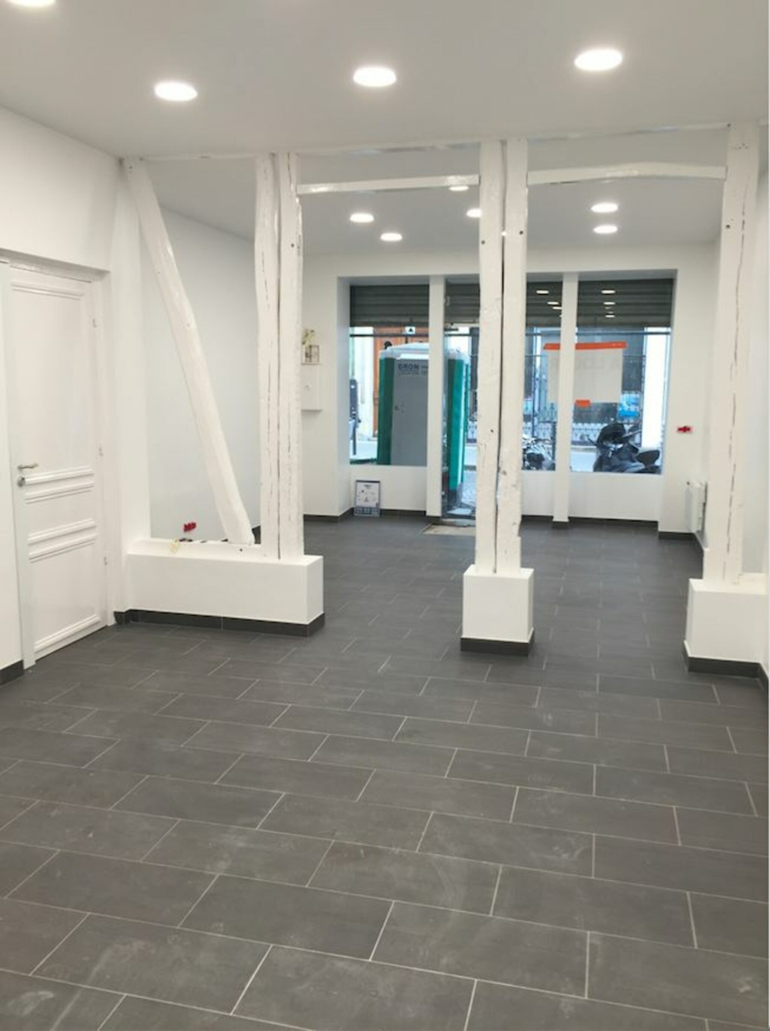 Photo 2 – location commerce	PARIS (75017)