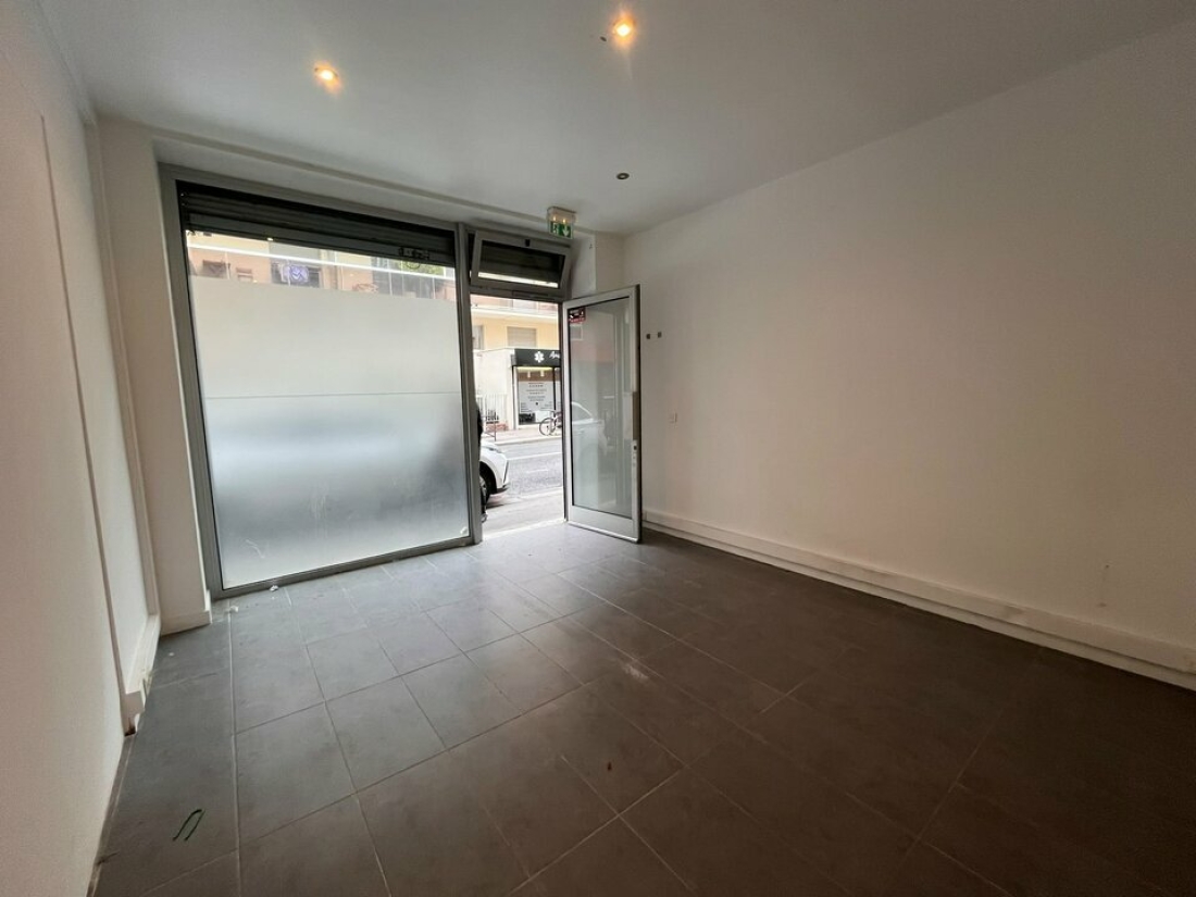 Photo 3 – vente commerce	PARIS (75020)