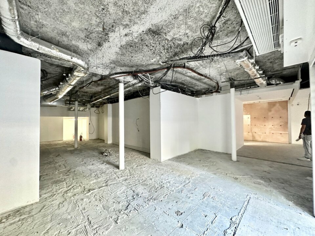 Photo 1 – location commerce	PARIS (75014)