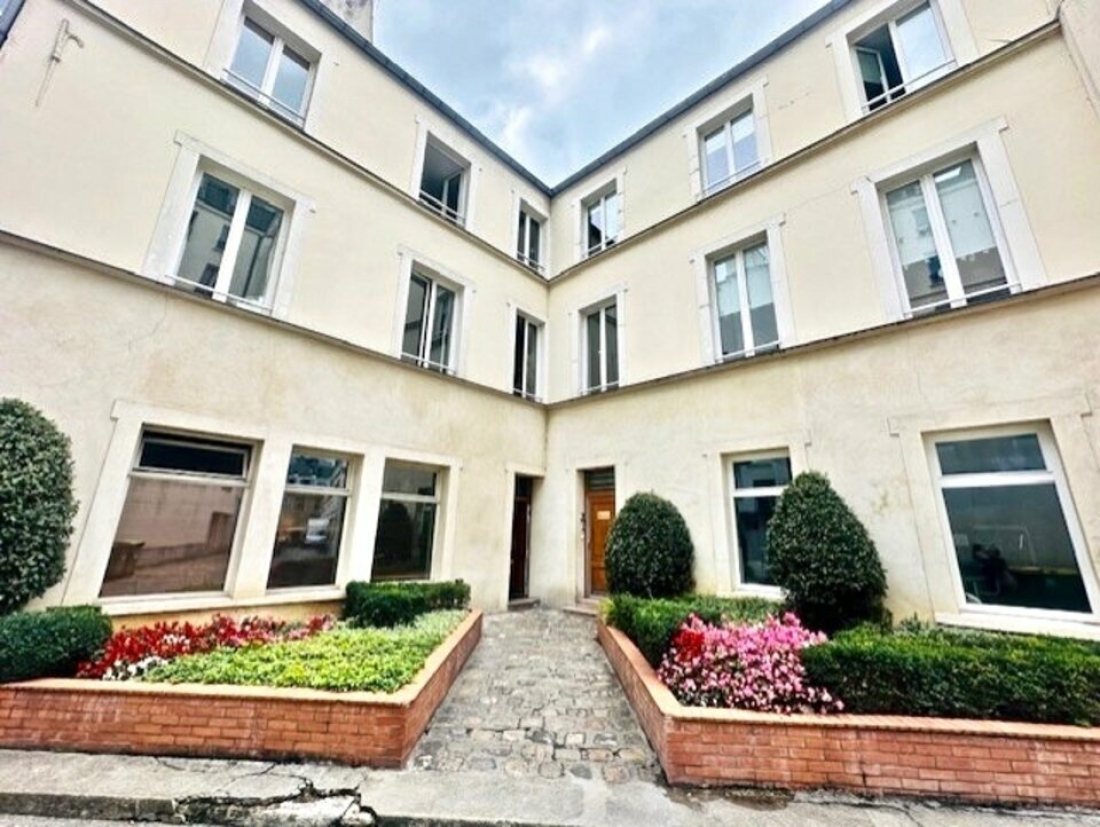 Photo 1 – location bureaux	PARIS (75011)