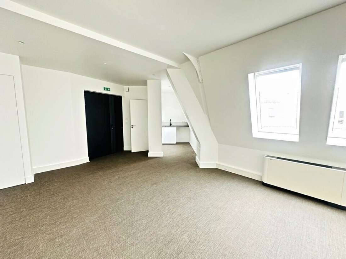 Photo 2 – location bureaux	PARIS (75011)