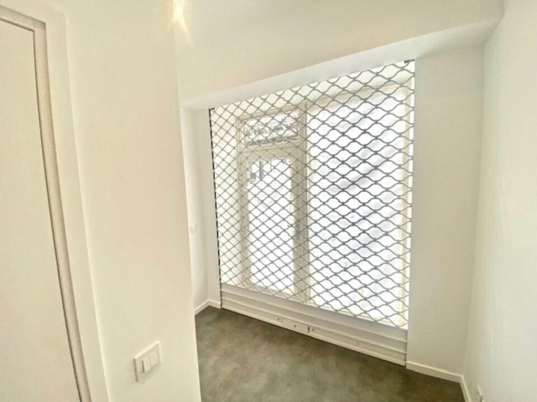 Photo 1 – location commerce	PARIS (75015)