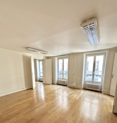 Photo 1 – location bureaux	PARIS (75008)