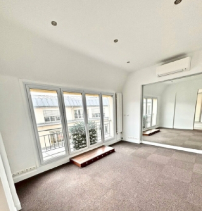 Photo 1 – location bureaux	PARIS (75008)