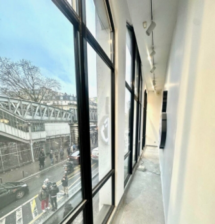 Photo 1 – location commerce	PARIS (75018)
