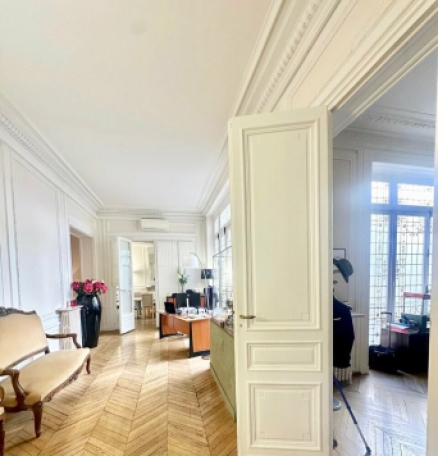 Photo 1 – location bureaux	PARIS (75008)