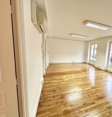 Photo 1 – location bureaux	PARIS (75004)